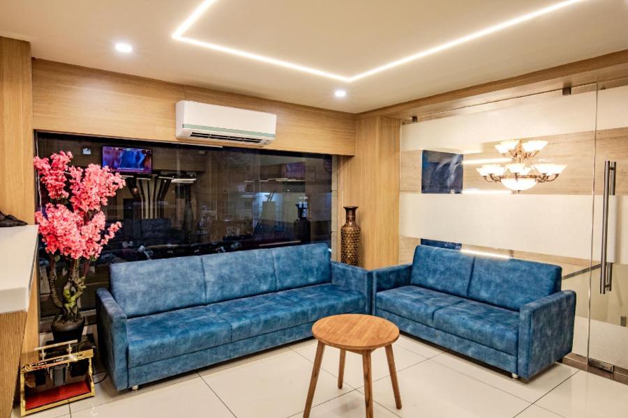 Hotel Nexus Rajkot Exterior photo